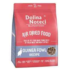 Dolina Noteci SUPERFOOD med perlehøne er yderst delikat foder som din hund vil elske at få som godbidder også