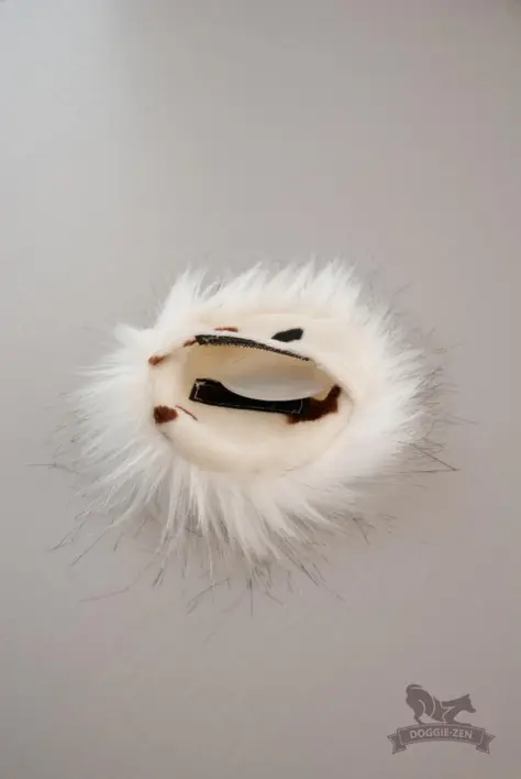 Doggie-Zen Fake Fur Pocket m. squeeker i hvid